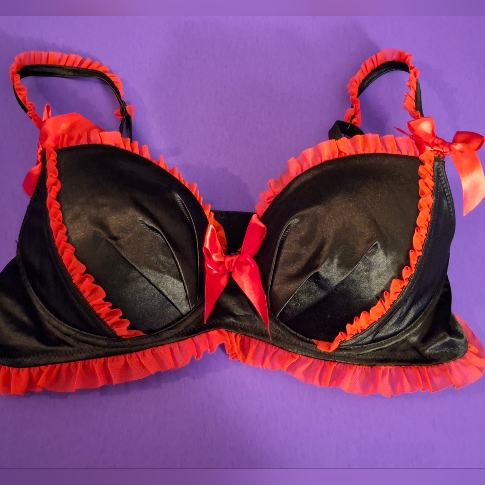 Hot Topic Playboy Black Red Ruffle BRA
